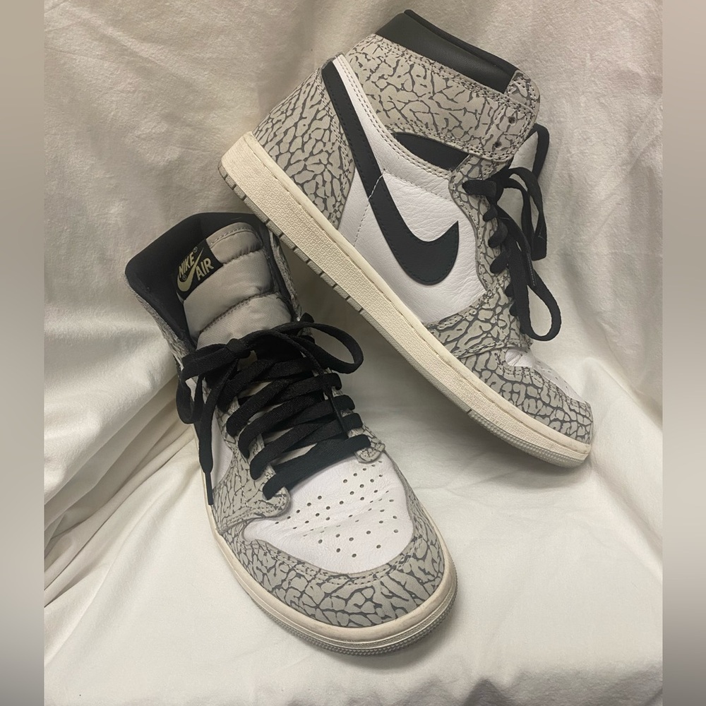 Nike Air Jordan Retro 1 High White Cement. Size 9.